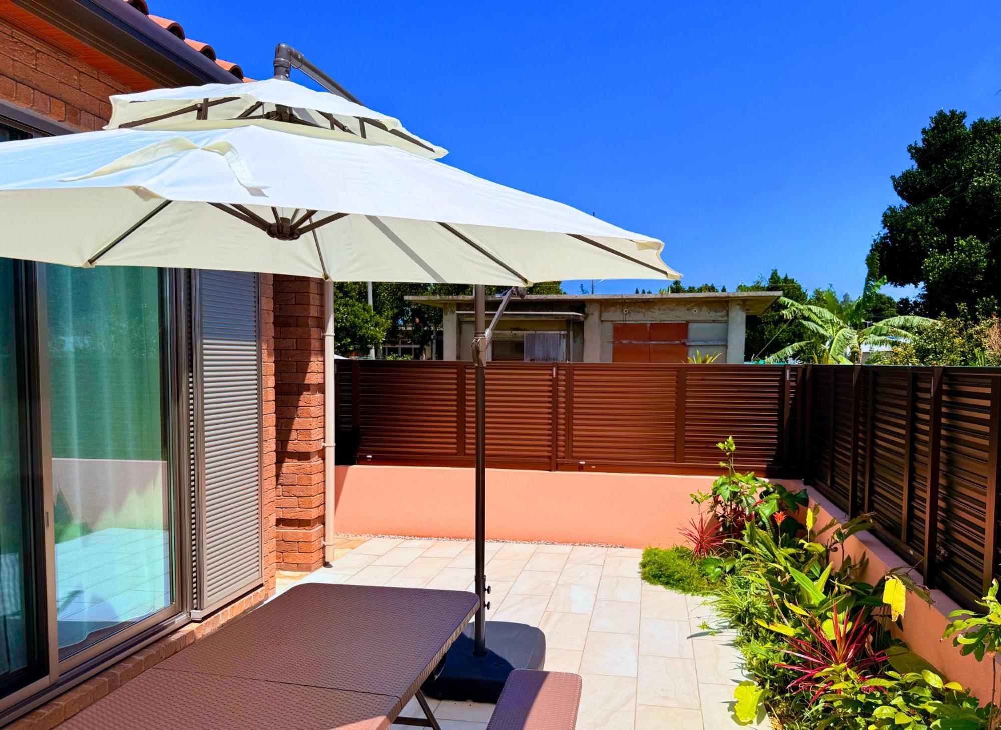 星降る夜と天然木の香りに包まれる新築癒しの隠れ家ishigaki Villa En えん Luaran gambar
